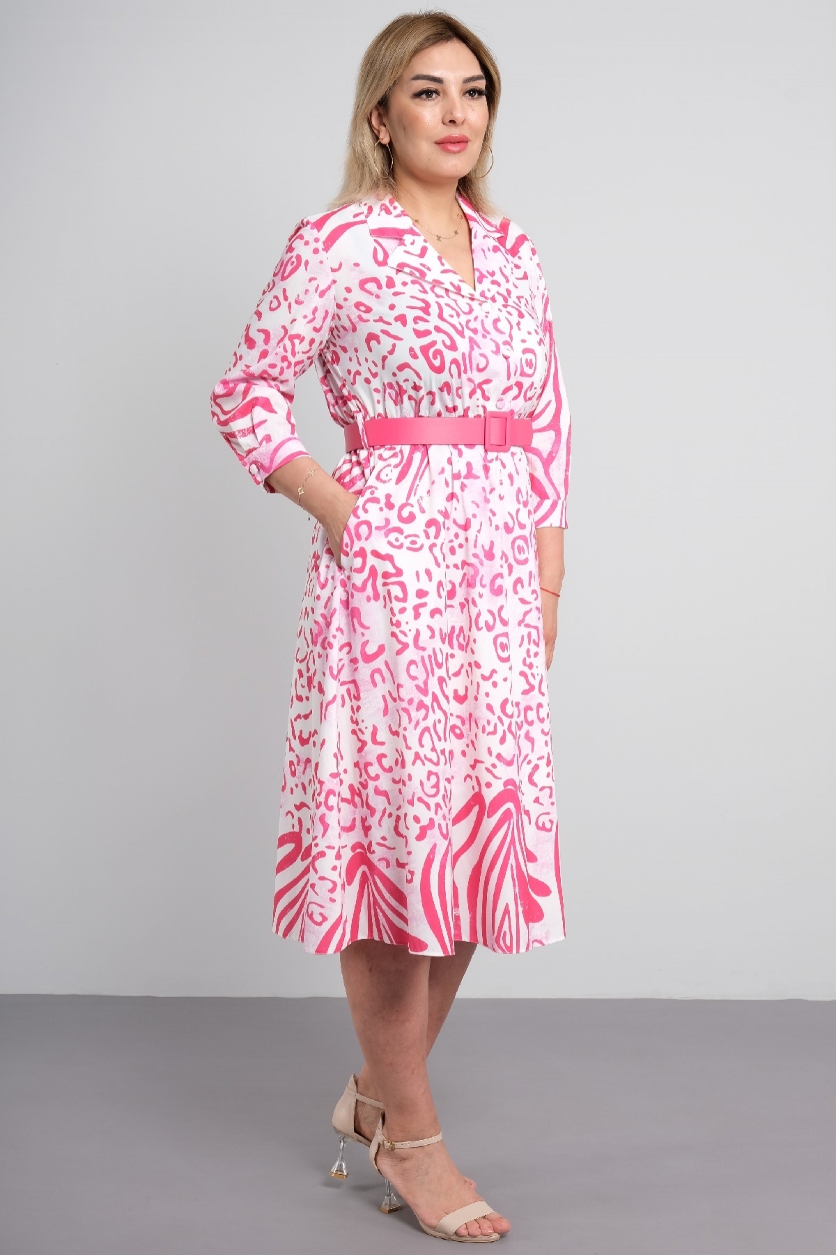 yaka detaylı kemerli renkli dijital baskı kumaş yeni büyük beden elbise 