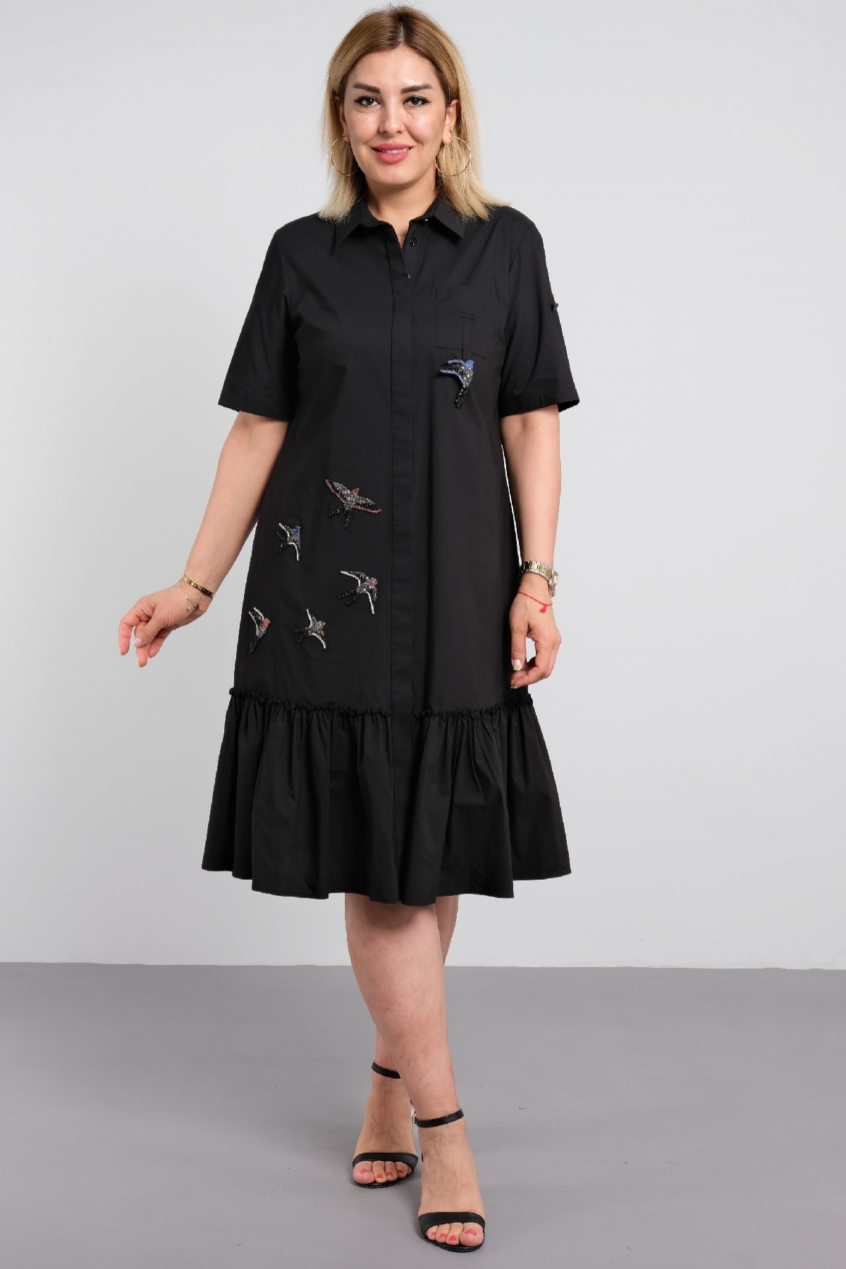 kısa kollu yaka detaylı etek ucu pileli kuş nakışlı büyük beden günlük giyim elbise 
