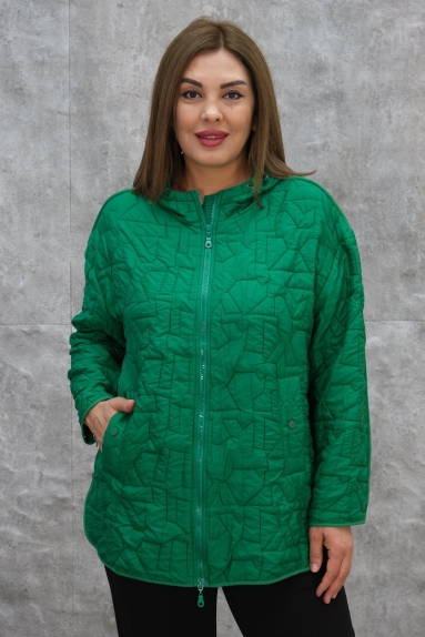 This product is a short sports jacket specially designed for plus-size women. It offers a simple yet stylish look with its green color. The available sizes are 44, 46, 48, and 50. Composed of 65% cotton, 30% polyester, and 5% elastane, it provides both comfort and flexibility. This jacket, fitting perfectly on the model, features a front zipper detail and two side pockets for practical use. Additionally, the stitching details on both the front and back enhance the aesthetic value of the jacket. With a hood detail on the back, this jacket can be worn on rainy days, boasting a sporty and chic style.