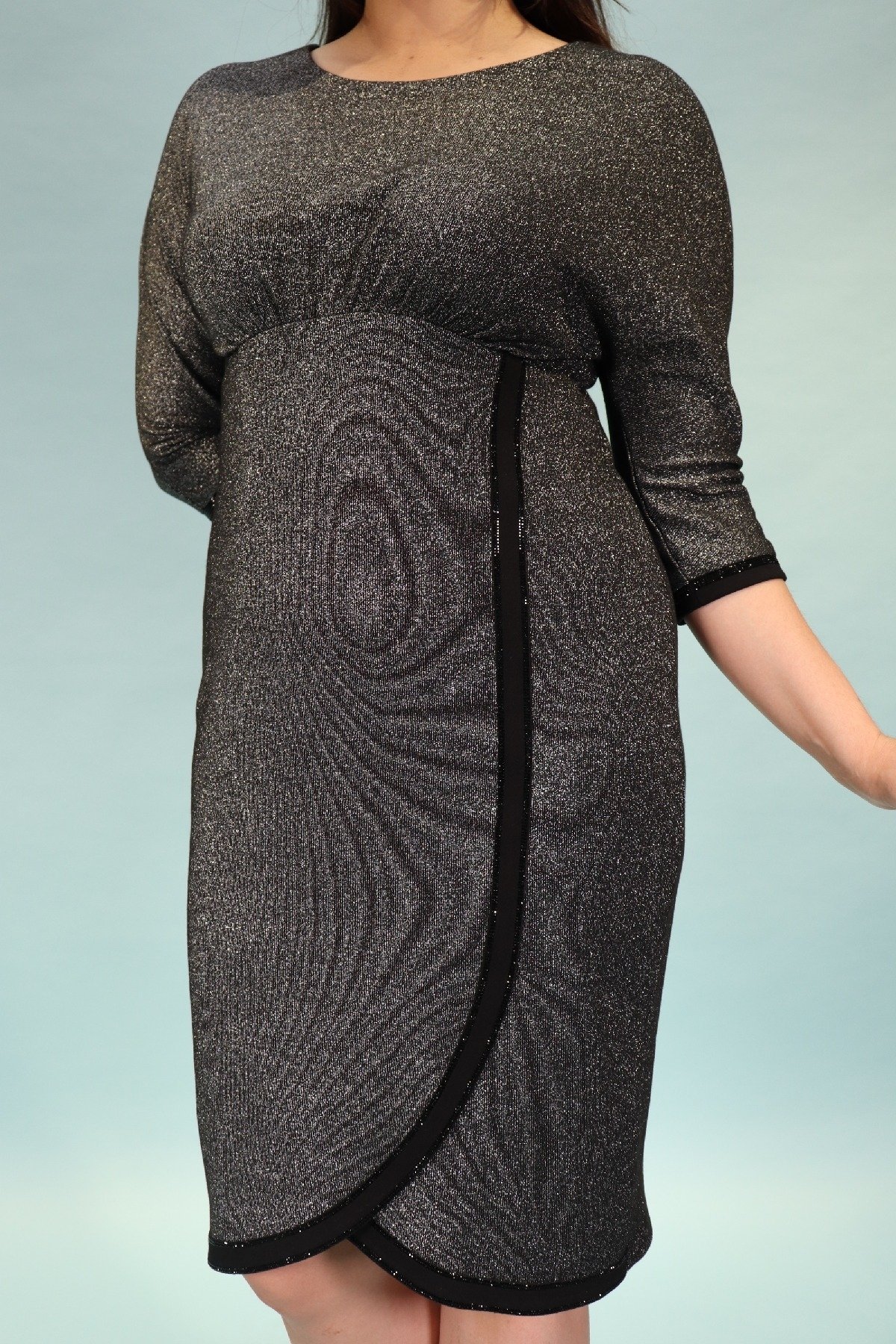 dress fitted under bust