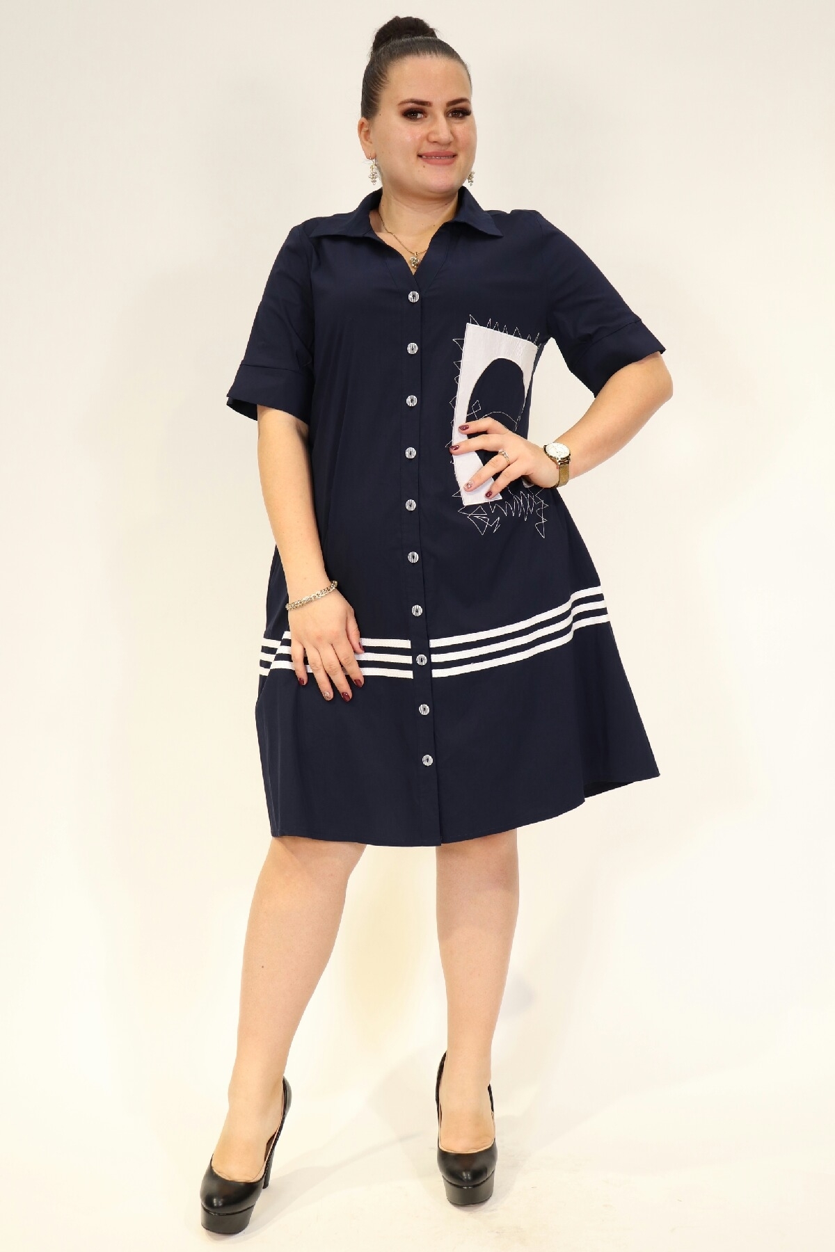 Short sleeve dress with flared button up dress with short sleeves and pockets