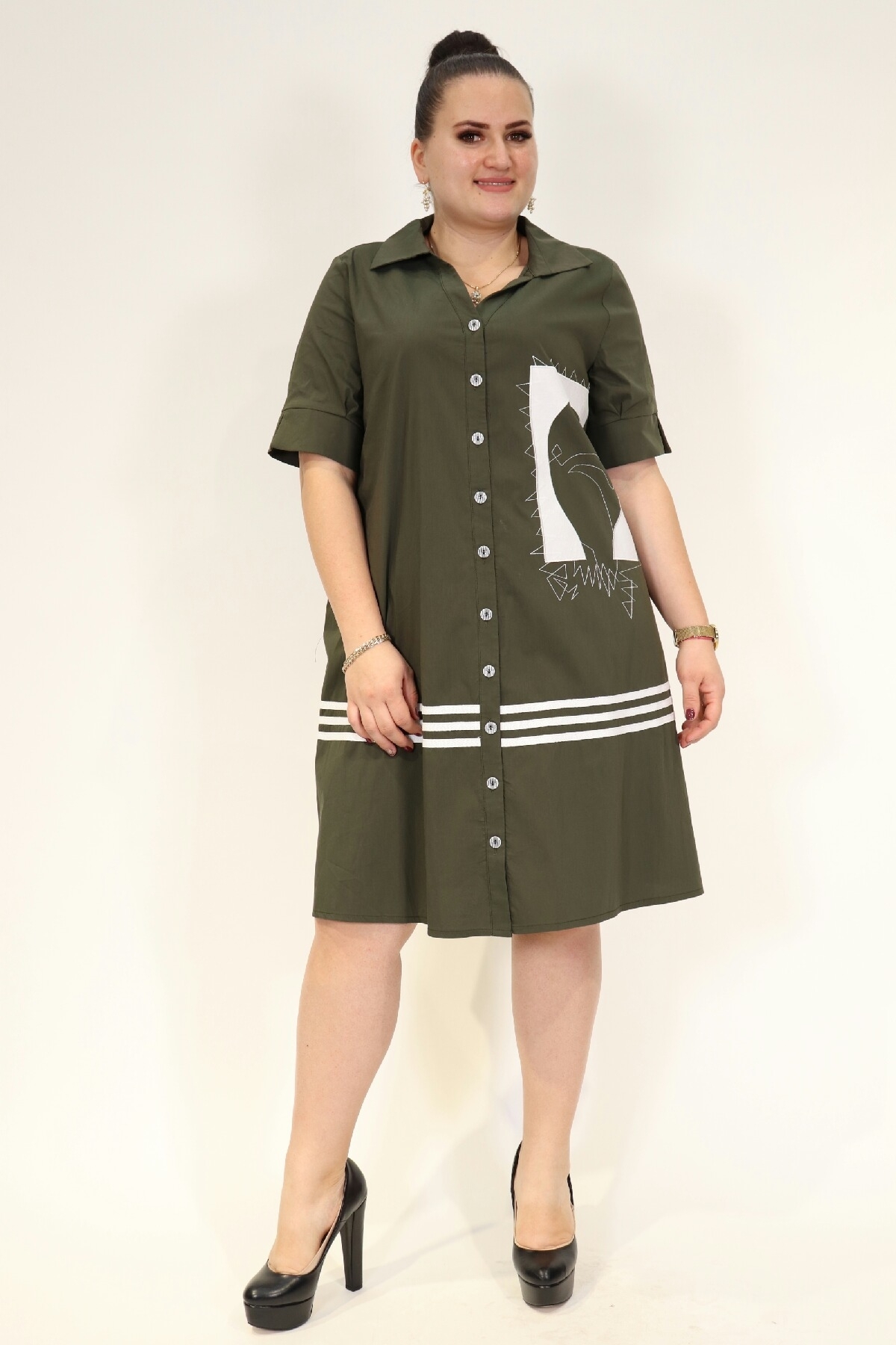 Short sleeve dress with flared button up dress with short sleeves and pockets
