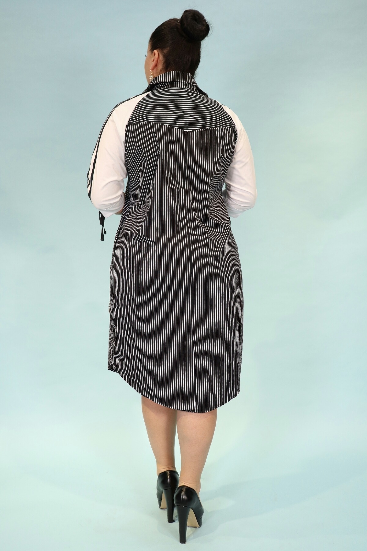 Striped, zipper  sport style dress with pockets