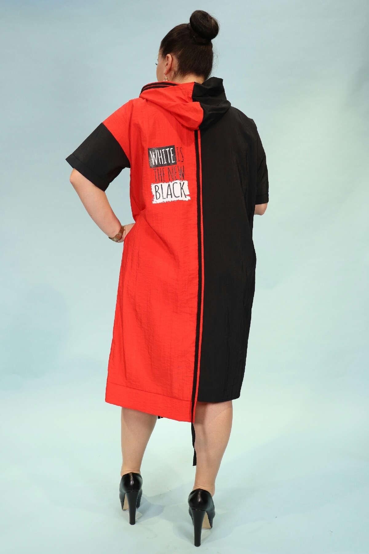 Ассиметричное пыльник плащовка-платье на молнии с карманами двухцветное на правой и на левой части