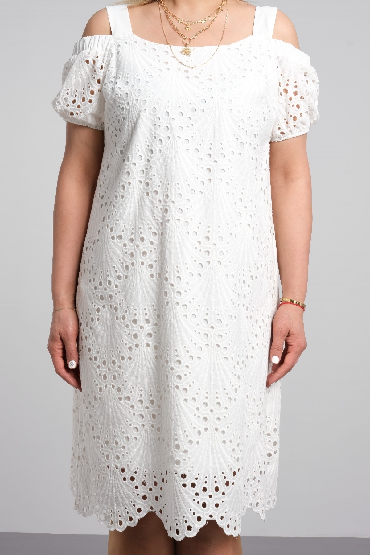 istiridye dantel modelli askılı omuz dekolteli şık büyük beden kısa yazlık elbise 