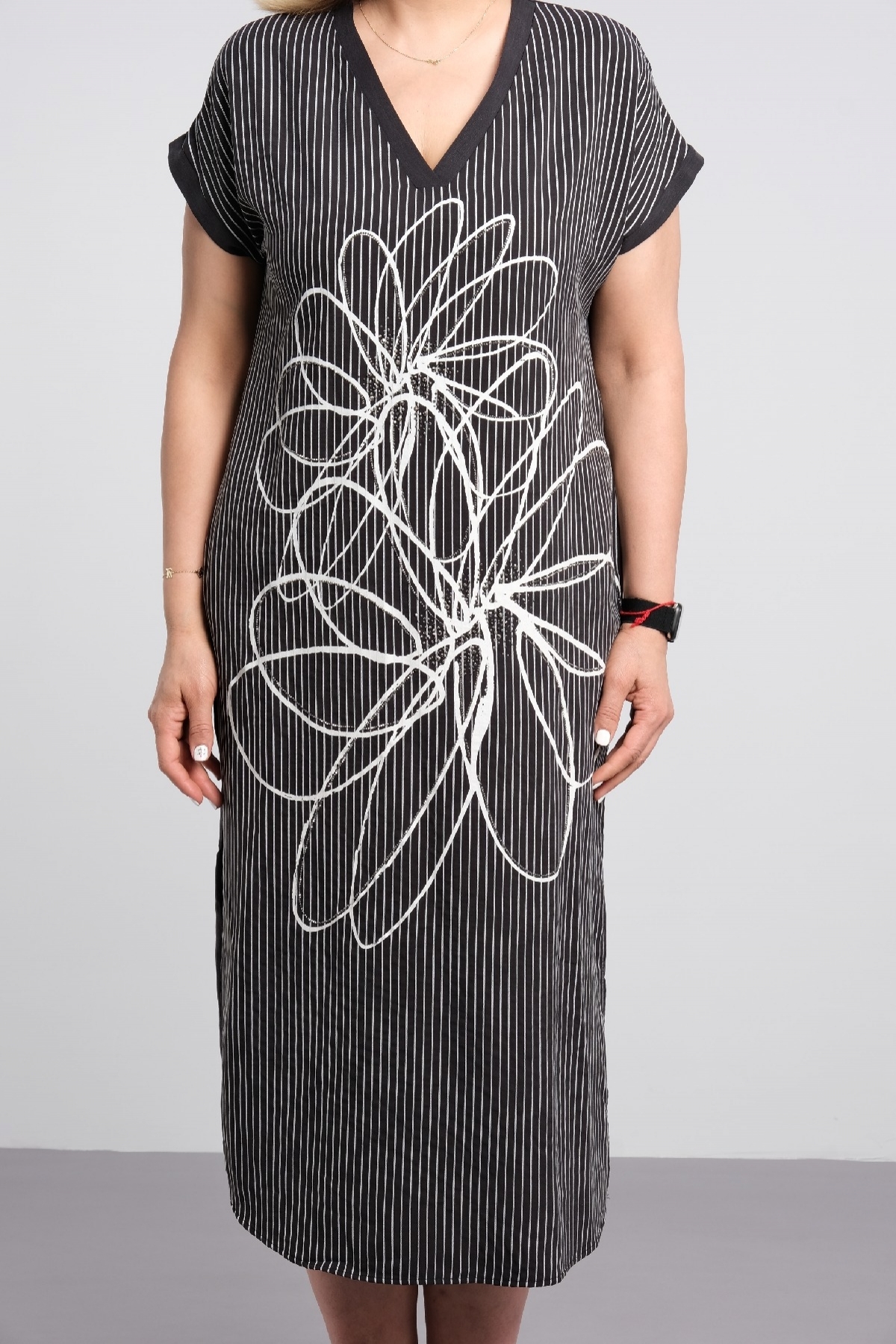 v yaka kısa kollu midi boy dijital baskı çiçek görselli şık büyük beden elbise 